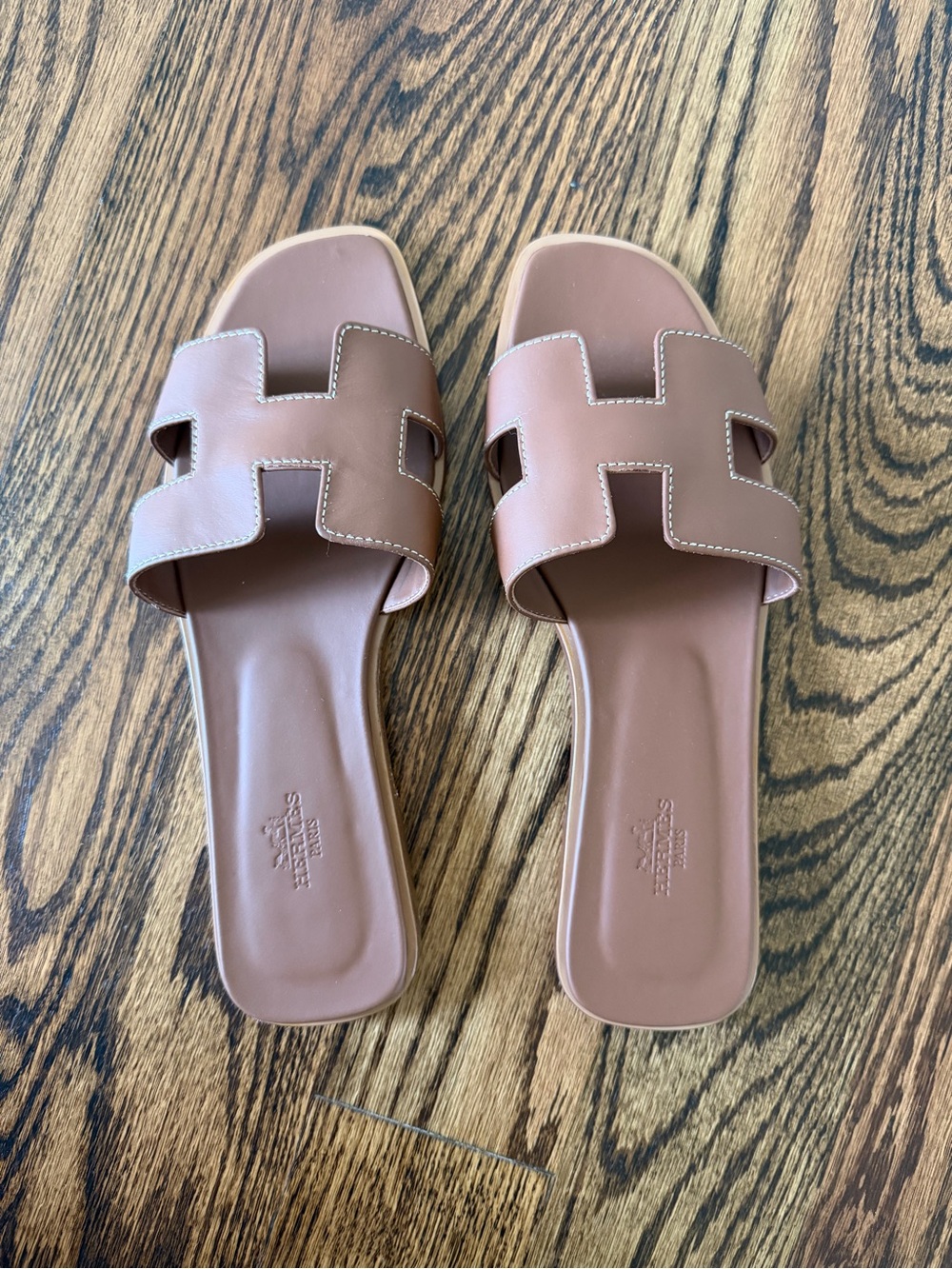NWT - Hermes Oran Sandal -  Brown Leather Slide in Gold, size 39